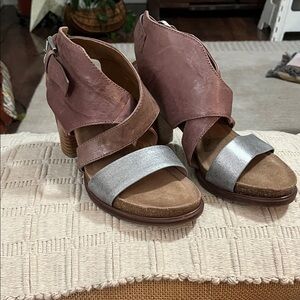 Sofft Women's Heels in Mauve and Silver